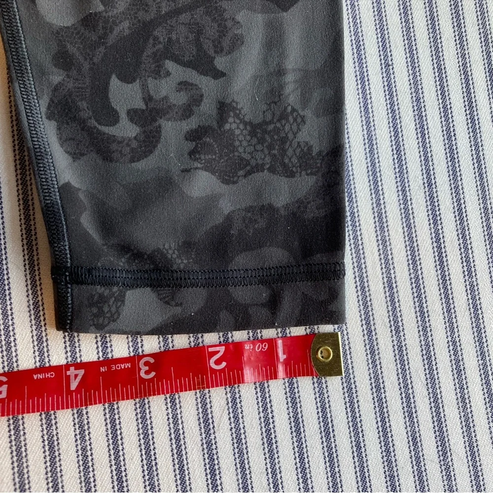 Lululemon Black/Gray Camo Leggings - Picture 8 of 11